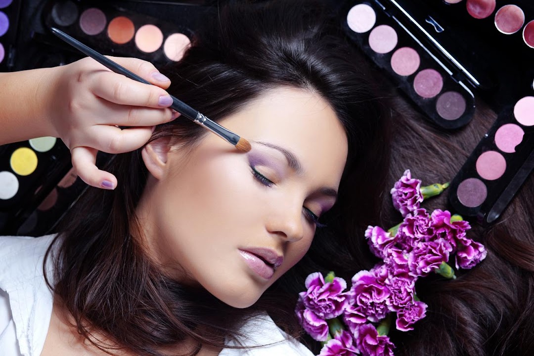 Hoa Hồng Makeup - Trang Điểm Dự Tiệc, Cô Dâu, Trang Điểm Tại Nhà