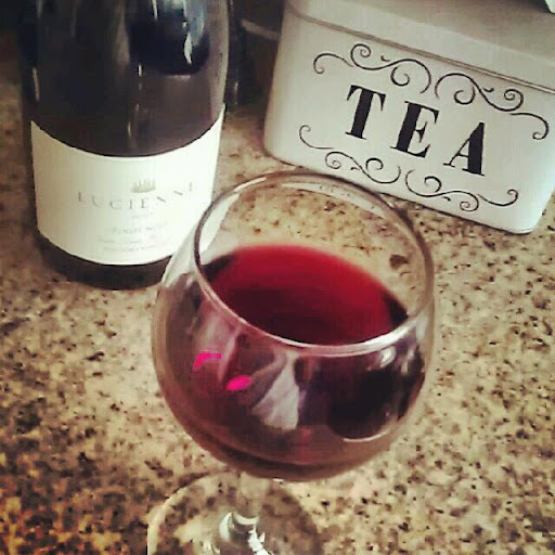 Wine Bar «The Wine Crush», reviews and photos, 3131 E Broadway, Long Beach, CA 90803, USA