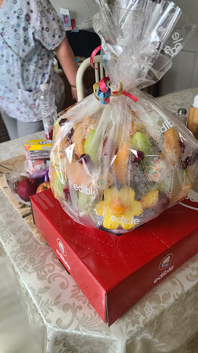 Gift Shop «Edible Arrangements», reviews and photos, 753 Wolcott St, Waterbury, CT 06705, USA