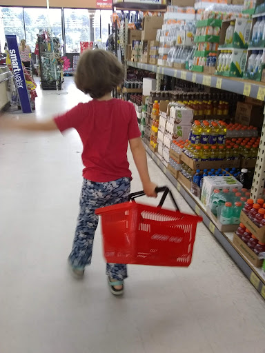 Grocery Store «Grocery Outlet Bargain Market», reviews and photos, 4157 NW U.S. 101 #101, Lincoln City, OR 97367, USA