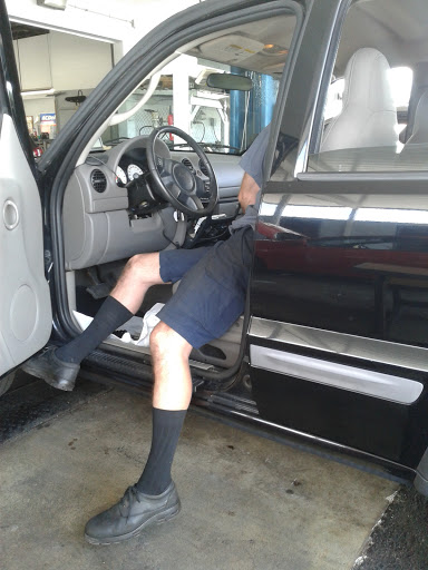 Auto Repair Shop «Hummel Tire and Auto», reviews and photos, 8350 Seminole Blvd, Seminole, FL 33772, USA