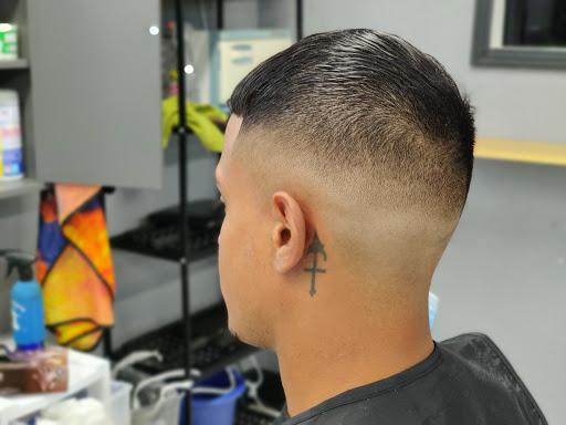Barber Shop «In & Out 2 Barbershop & Salon», reviews and photos, 2147 E Semoran Blvd, Apopka, FL 32703, USA