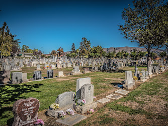 Calvary Catholic Cemetery