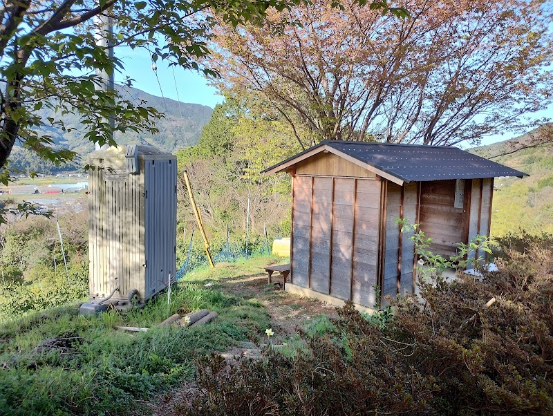 茅葺きお遍路さん休憩小屋