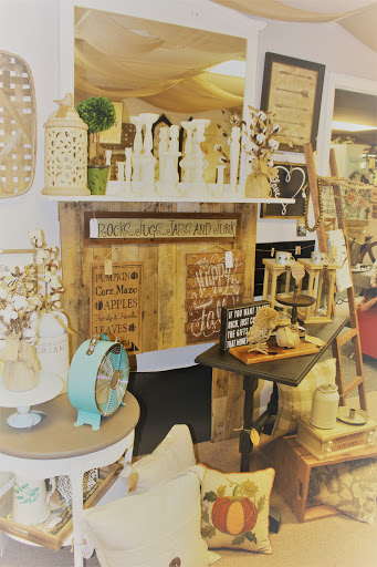 Used Furniture Store «Consign Design Interior», reviews and photos, 5556 Atlanta Hwy, Flowery Branch, GA 30542, USA