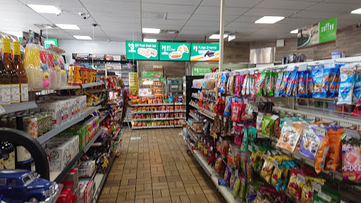 Convenience Store «7-Eleven», reviews and photos, 1325 N Grand Ave, Walnut, CA 91789, USA