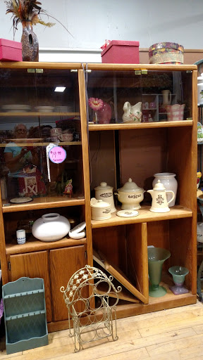 Thrift Store «Jonnycake Center of Westerly», reviews and photos