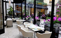 Atmosphère du Restaurant français Restaurant Maison Blanche à Paris - n°11