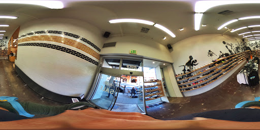 Shoe Store «Undefeated Santa Monica», reviews and photos, 2654 Main St # B, Santa Monica, CA 90405, USA