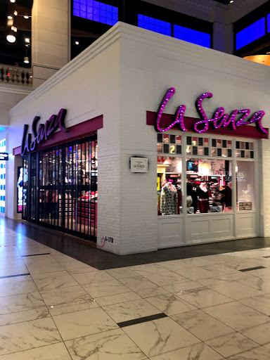 Shopping Mall «Easton Town Center», reviews and photos, 160 Easton Town Center, Columbus, OH 43219, USA