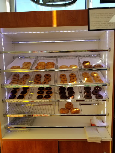 Lottery Retailer «Vista Donuts», reviews and photos, 1096 Washington St, Attleboro, MA 02703, USA