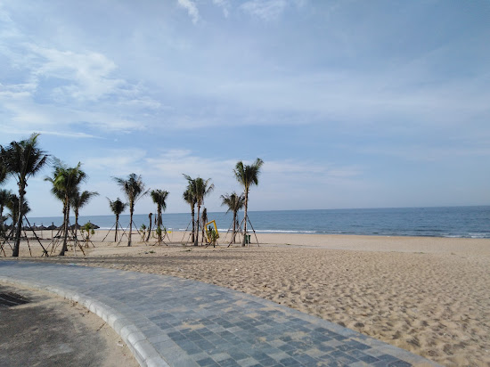 Lang Co Beach
