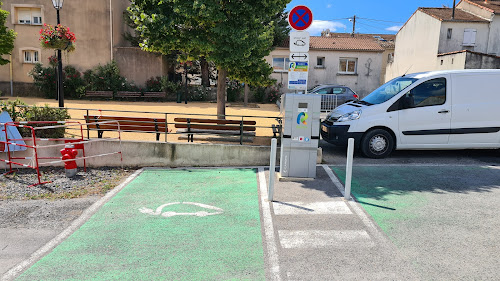 Borne de recharge de véhicules électriques RÉVÉO Charging Station Lédignan