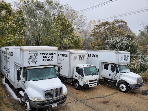 Moving and Storage Service «Two Men and a Truck», reviews and photos, 370 Smoketree Ln, North Aurora, IL 60542, USA