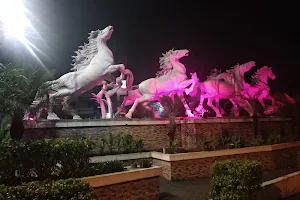 Taman Patung Kuda image