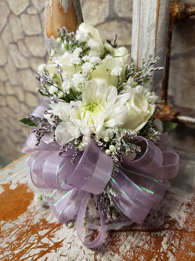 Florist «Carrolls Florist of Beverly», reviews and photos, 385 Cabot St, Beverly, MA 01915, USA