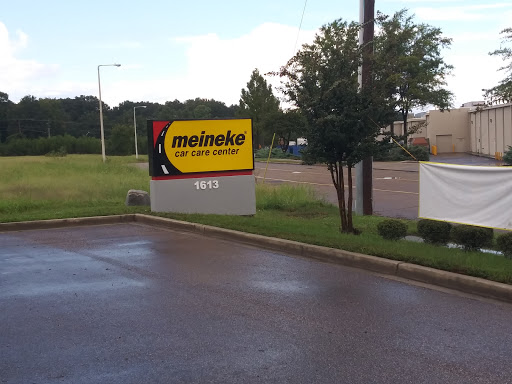 Auto Repair Shop «Meineke Car Care Center», reviews and photos, 2666 Lamar Ave, Memphis, TN 38114, USA