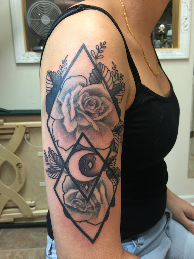 Tattoo Shop «Indelible Ink Tattoo Studio 2.0», reviews and photos, 1163 Pleasant St, Fall River, MA 02723, USA