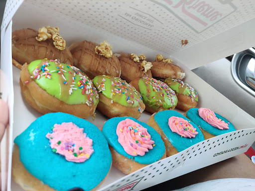 Donut Shop «Krispy Kreme Doughnuts», reviews and photos, 1444 N Battlefield Blvd, Chesapeake, VA 23320, USA