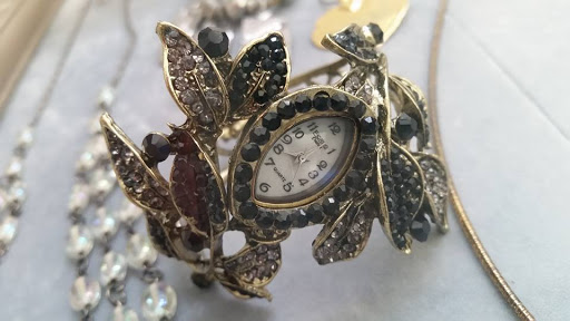 Thrift Store «Sister Carmen Community Center Thrift Store - Shop 9am-6pm, Donate 9am-5pm», reviews and photos