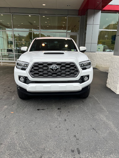 Toyota Dealer «North Hills Toyota», reviews and photos, 7401 McKnight Rd, Pittsburgh, PA 15237, USA
