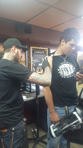 Tattoo Shop «Up In Arms Tattoos and Piercings», reviews and photos, 539 Carnot Rd, Moon, PA 15108, USA