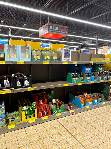 Supermarket «ALDI», reviews and photos, 238 Boston Post Rd, Milford, CT 06460, USA