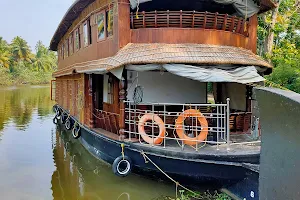 Shiva Ganga Houseboats image