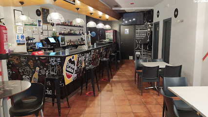Vinilo Café Bar - Pl. Mayor, 8, 10910 Malpartida de Cáceres, Cáceres, Spain