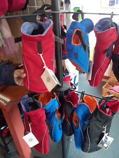 Pet Supply Store «Puppy Love By the Sea», reviews and photos, 271 N Hemlock St, Cannon Beach, OR 97110, USA