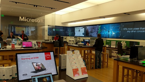 Computer Store «Microsoft Store - St. Johns Town Center», reviews and photos, 4791 River City Dr #113, Jacksonville, FL 32246, USA