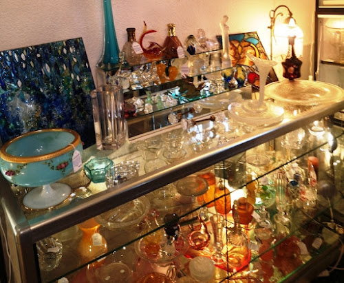 Magasin d'antiquités Au Charme du Verre Vesly