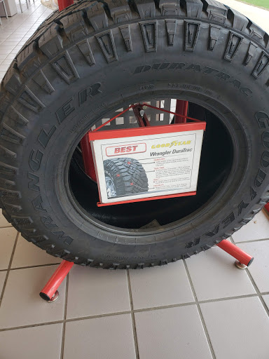 Tire Shop «Discount Tire Store - Howell, MI», reviews and photos, 3480 E Grand River Ave, Howell, MI 48843, USA