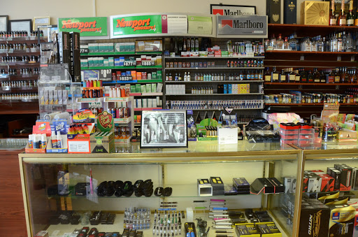 Tobacco Shop «Palos Tobacco», reviews and photos, 13430 S Ridgeland Ave, Palos Heights, IL 60463, USA