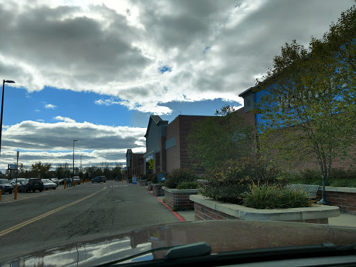 Department Store «Walmart Supercenter», reviews and photos, 970 Gehringer Dr, Fowlerville, MI 48836, USA