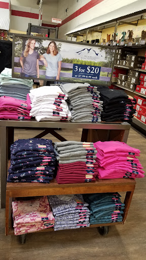 Home Improvement Store «Tractor Supply Co.», reviews and photos, 911 Griffin Ave, Enumclaw, WA 98022, USA