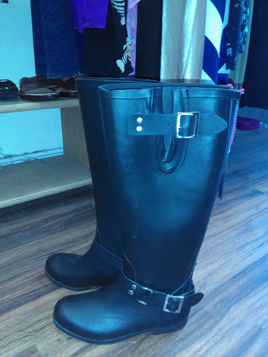 Thrift Store «Tri Valley Haven Thrift Store», reviews and photos, 116 N L St, Livermore, CA 94550, USA