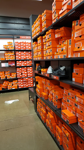 Sporting Goods Store «Nike Factory Store», reviews and photos, 1001 N Arney Rd #810, Woodburn, OR 97071, USA