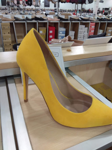Shoe Store «DSW Designer Shoe Warehouse», reviews and photos, 4021 Conroy Rd, Orlando, FL 32839, USA