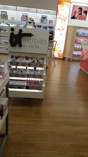 Hair Salon «Ulta Beauty», reviews and photos, 8210 Macedonia Commons Blvd #28, Macedonia, OH 44056, USA