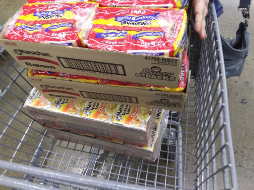 Grocery Store «Grocery Outlet Bargain Market», reviews and photos, 2801 Zinfandel Dr, Rancho Cordova, CA 95670, USA