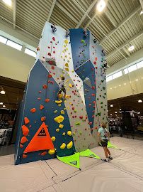 DICK’S House of Sport - Photo 9 - Car repair in Latham, NY, Allentown