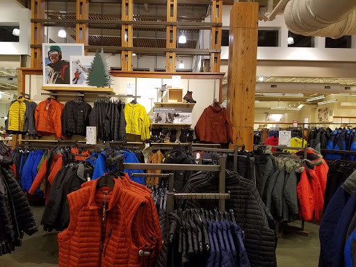 Clothing Store «L.L. Bean», reviews and photos, 6 Wayside Rd, Burlington, MA 01803, USA