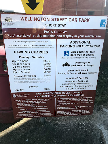 Reviews of Wellington Street Car Park in Northampton - Parking garage