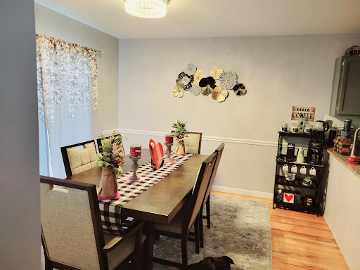 Furniture Store «Raymour & Flanigan Furniture and Mattress Store», reviews and photos, 275 Glen Cove Rd, Carle Place, NY 11514, USA