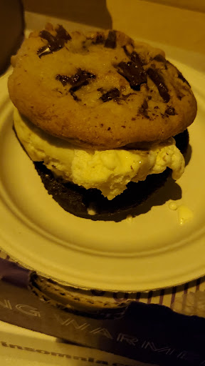 Cookie Shop «Insomnia Cookies», reviews and photos, 2209 N High St, Columbus, OH 43201, USA