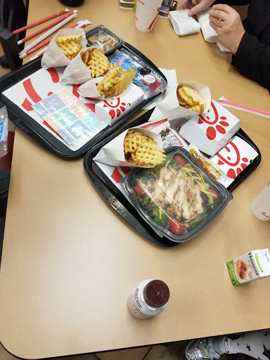 Fast Food Restaurant «Chick-fil-A», reviews and photos, 5351 S 76th St, Greendale, WI 53129, USA