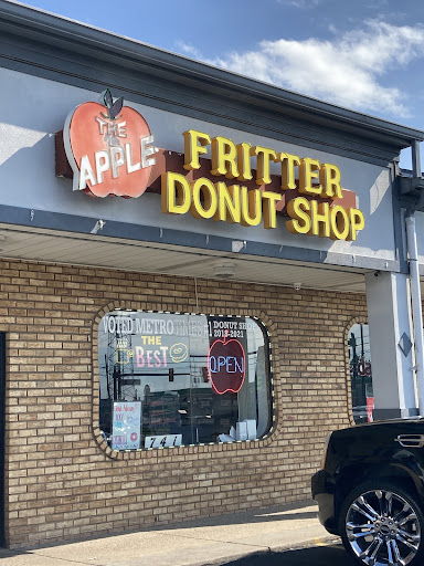 Donut Shop «Apple Fritter Donut Shop», reviews and photos, 741 E 9 Mile Rd, Ferndale, MI 48220, USA
