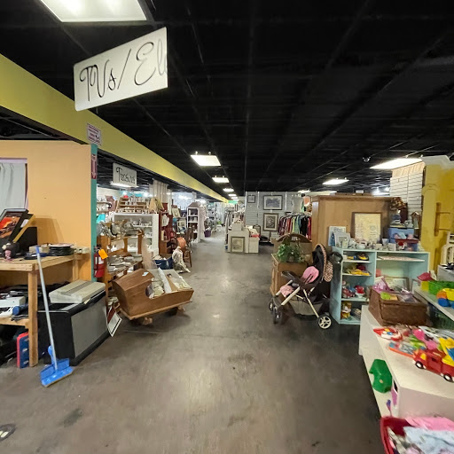 Thrift Store «Common Interest Thrift Store», reviews and photos, 741 Center Cir, Nixa, MO 65714, USA