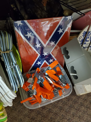 Flea Market «Fort Walton Beach Flea Market», reviews and photos, 125 Eglin Pkwy SE, Fort Walton Beach, FL 32548, USA